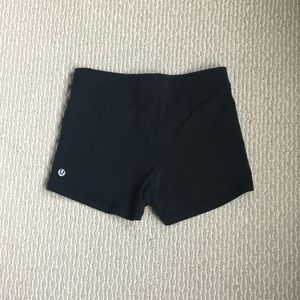 SALE❗️lululemon | Black Size 4 Tight Yoga Shorts